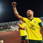 Dad advice helps Boyle break 100 as Chaiwa signs